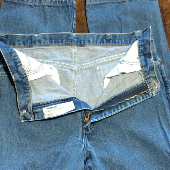Like New Men's Wrangler Cowboy Cut Original Fit Jeans👖 🤠 - Picture 7 of 7